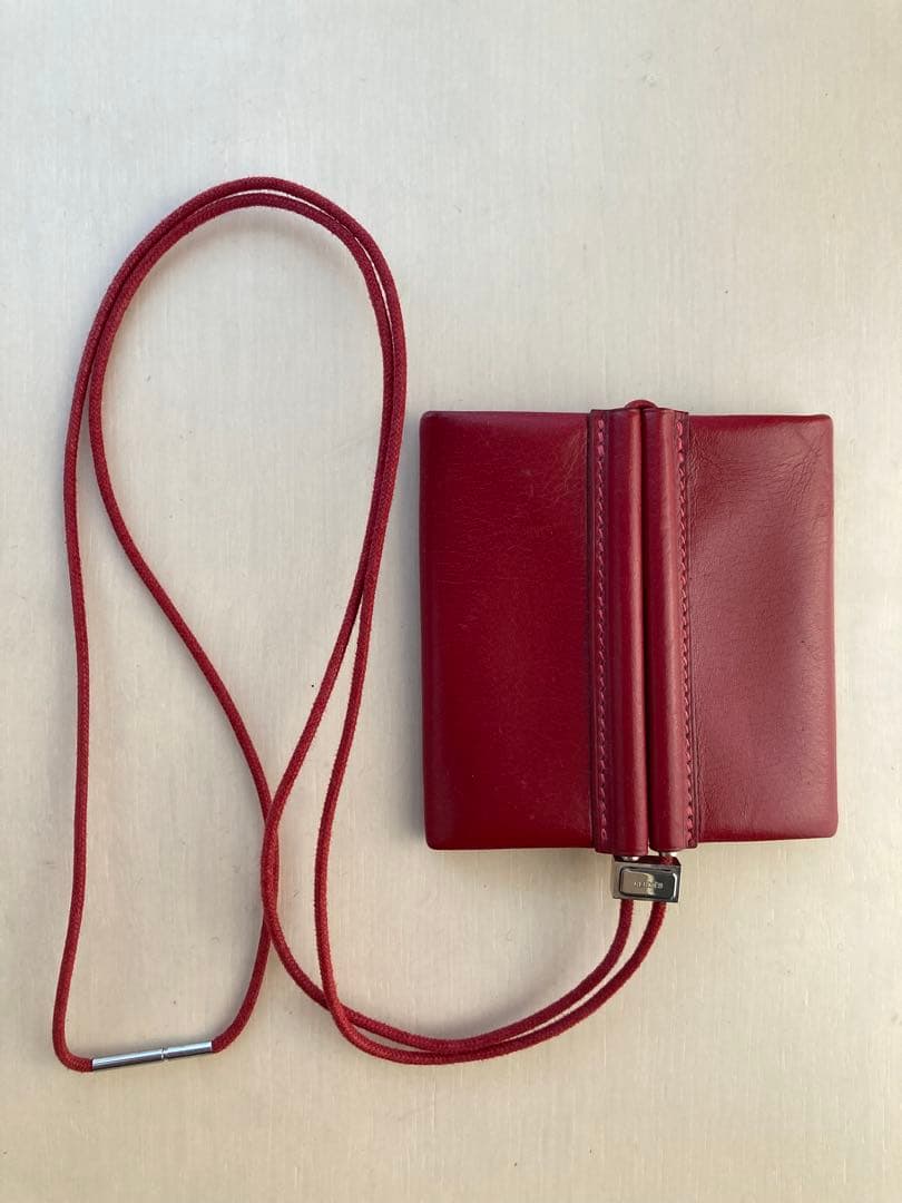 エルメス　ケース　ストラップ付き　ボルドー（レッド）HERMES