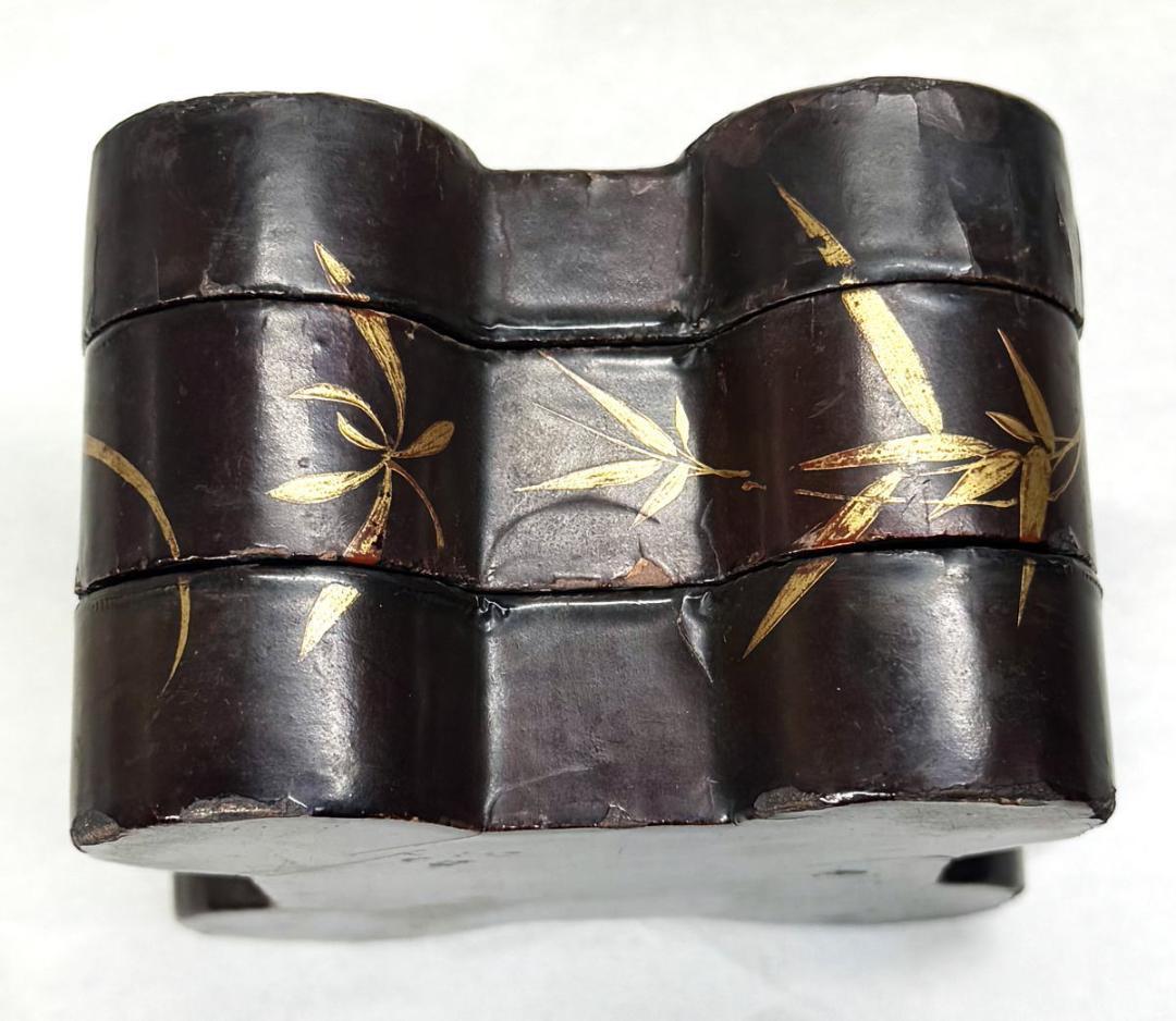 明末清初時代 木製珍獣花草文蒔絵二段小物入れ 漆器 時代物