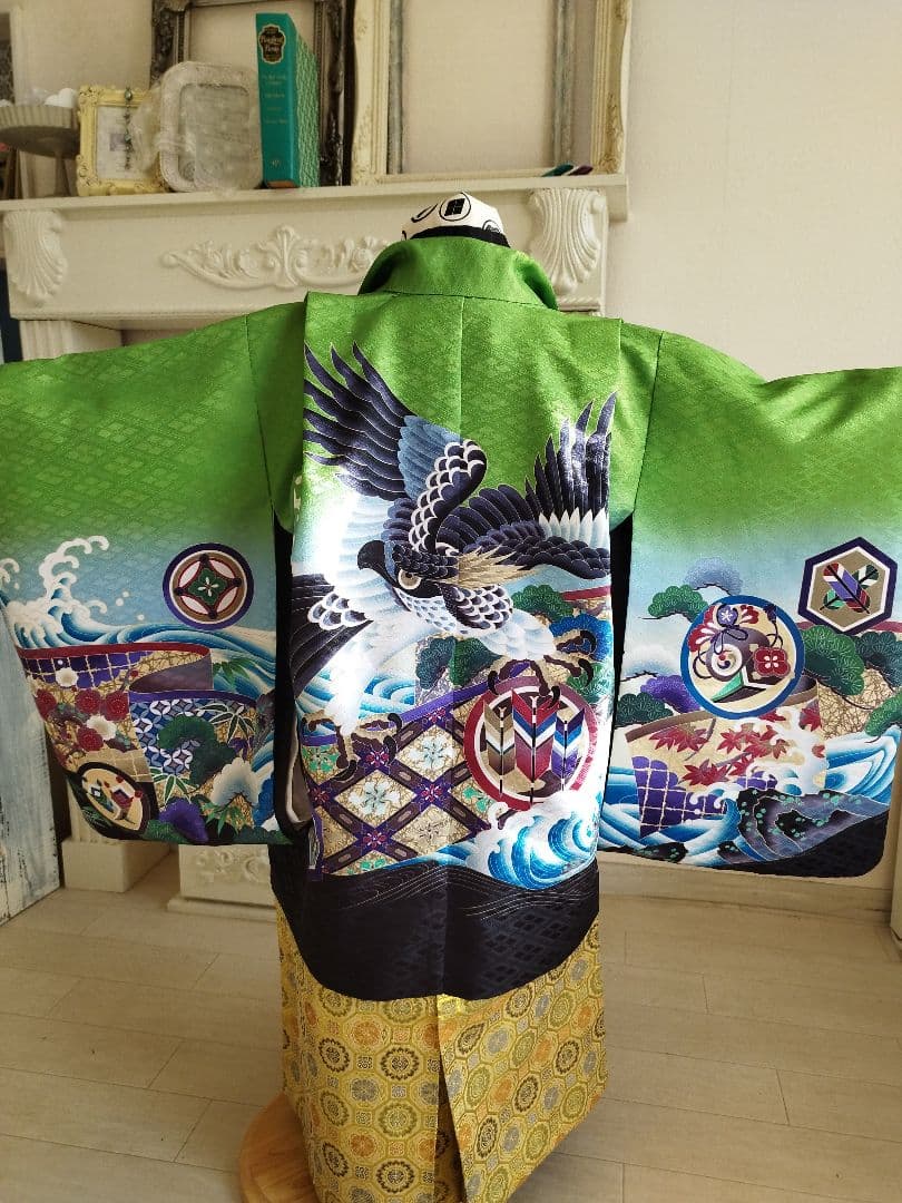 グリーン系の羽織りに金の袴が格好良い☆男の子七五三５歳