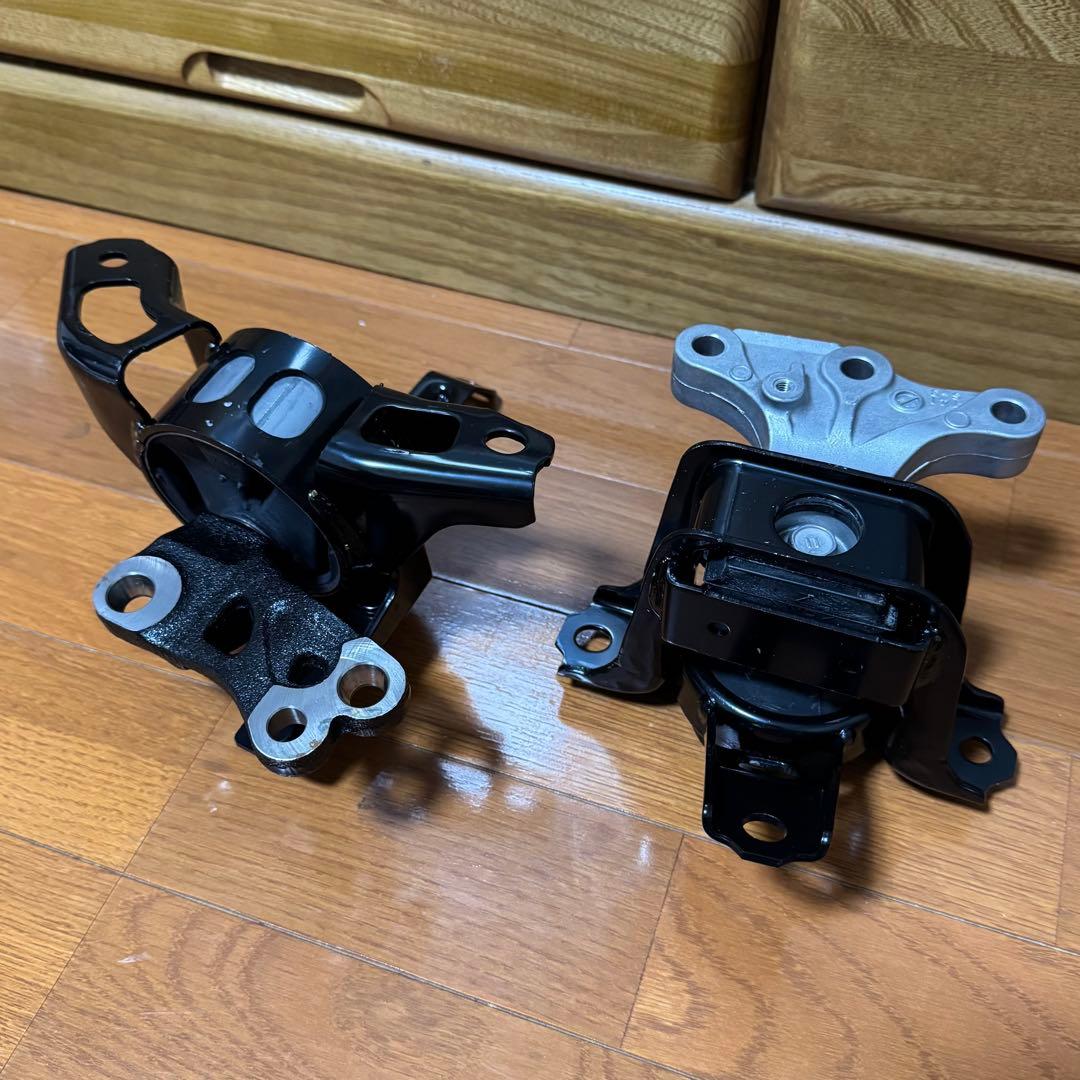 スズキ純正新品】ワゴンR エンジンマウント 左右セット 新品未使用