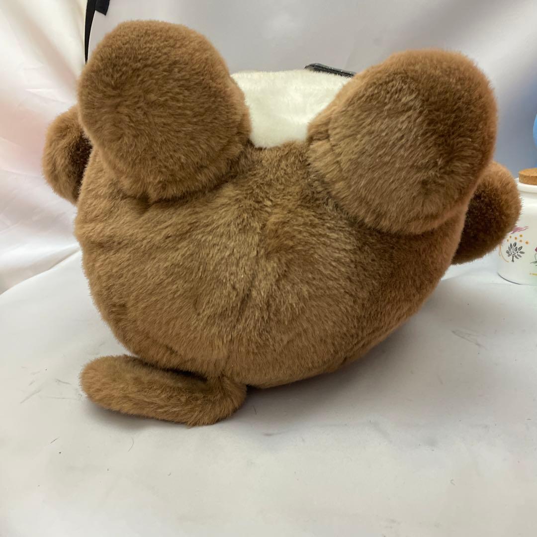 大きなブルドックのぬいぐるみ