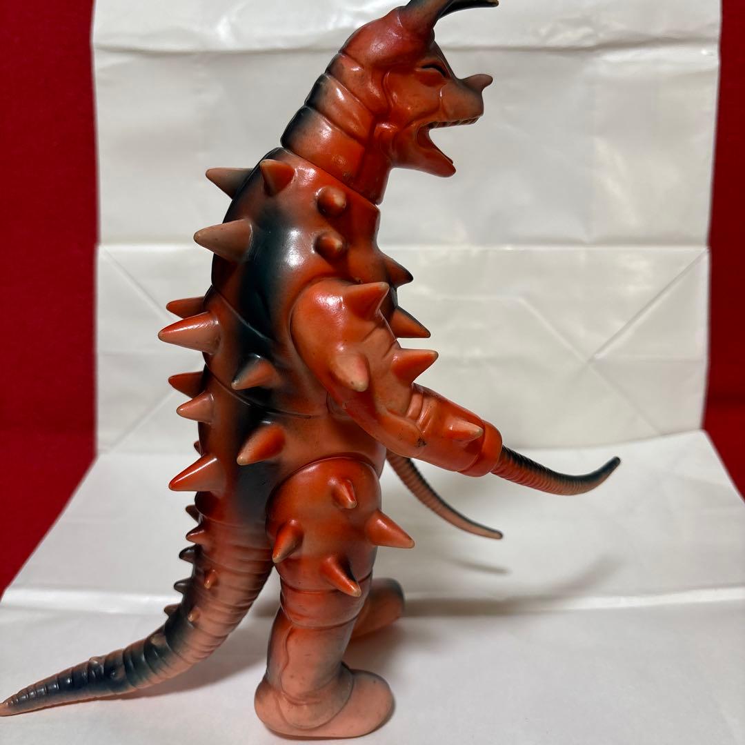 グドン　肌色成形色　超レア Siri