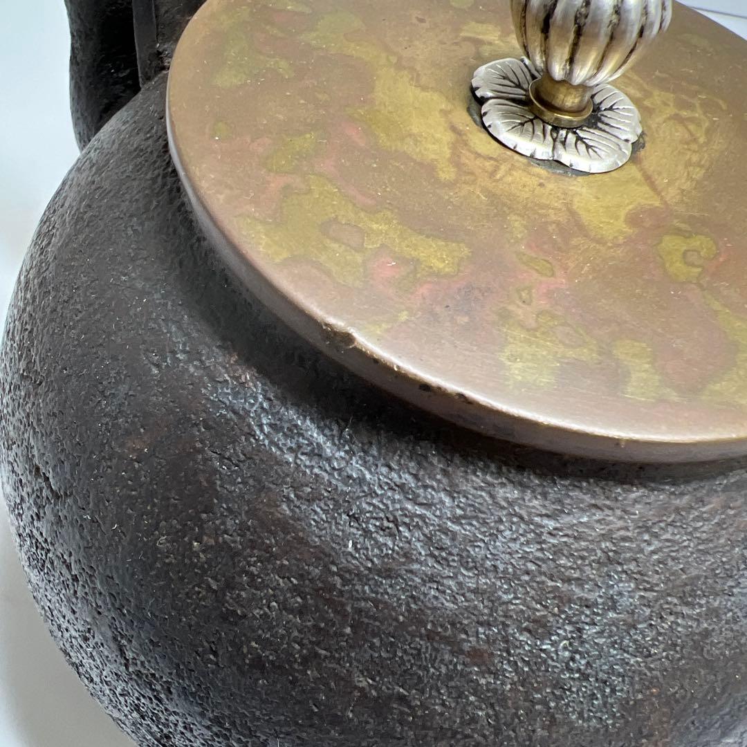 平安祥雲堂造 銀象嵌、銀摘鉄瓶 1530g 高約22㎝ 東Y7-1105☆2F