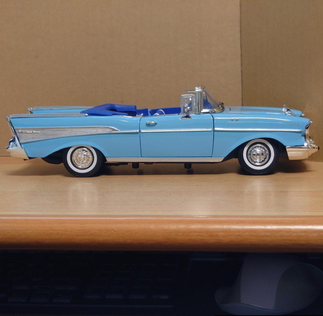 1/18 シボレーベルエアコンバーチブル レッド 1957 Chevy MM製
