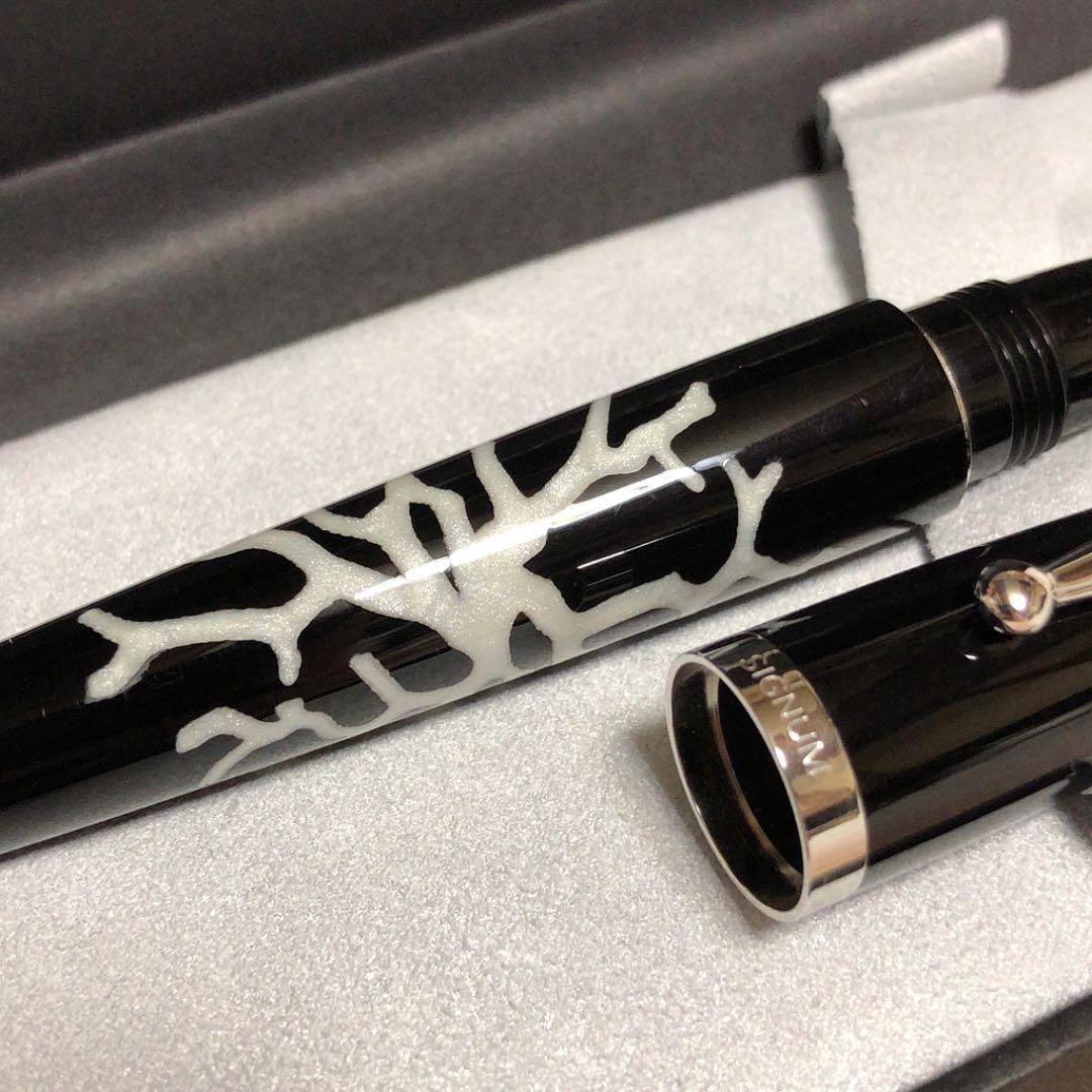 ☆未使用品 シグナム コラーロ コレクション 万年筆 ホワイト 18金 ニブF☆