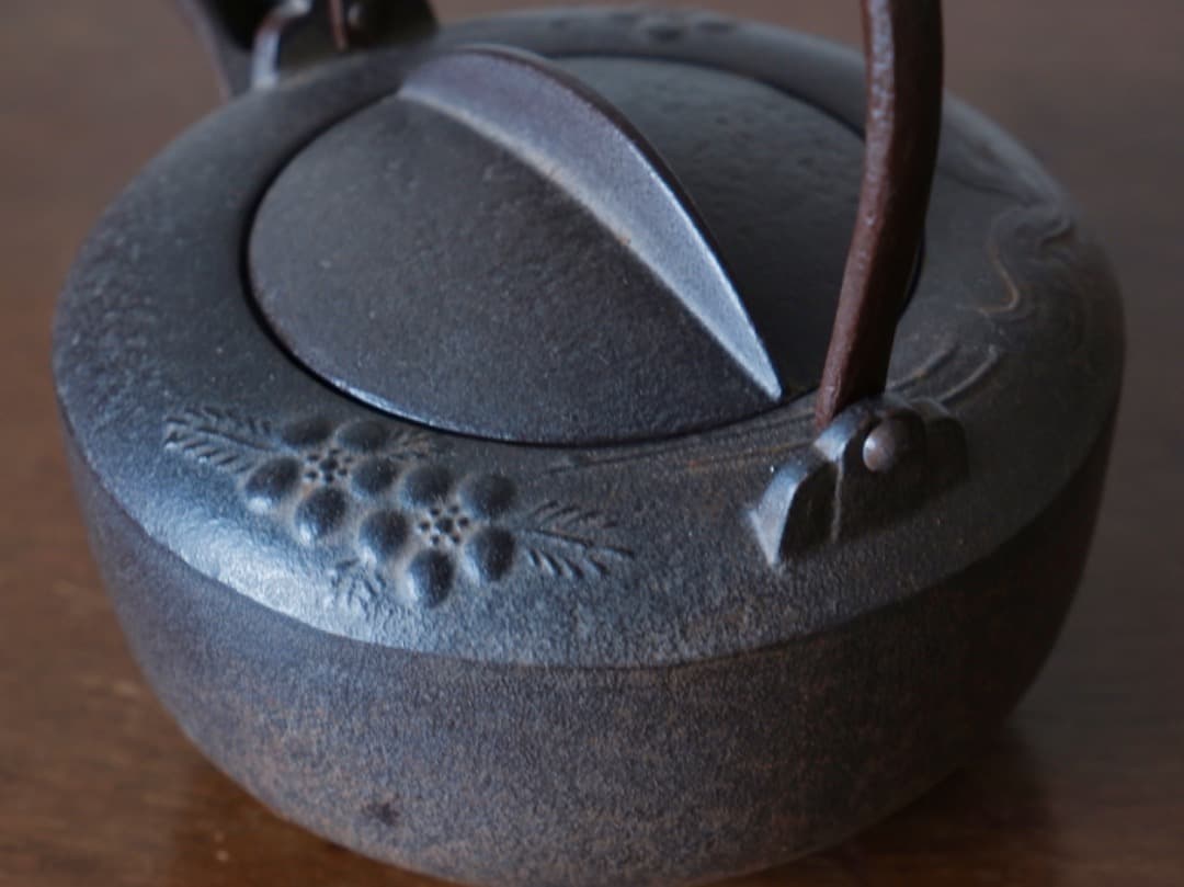 釜師高橋敬典 燗鍋 梅文 銚子 人間国宝 染付替蓋あり 酒道具 鉄瓶