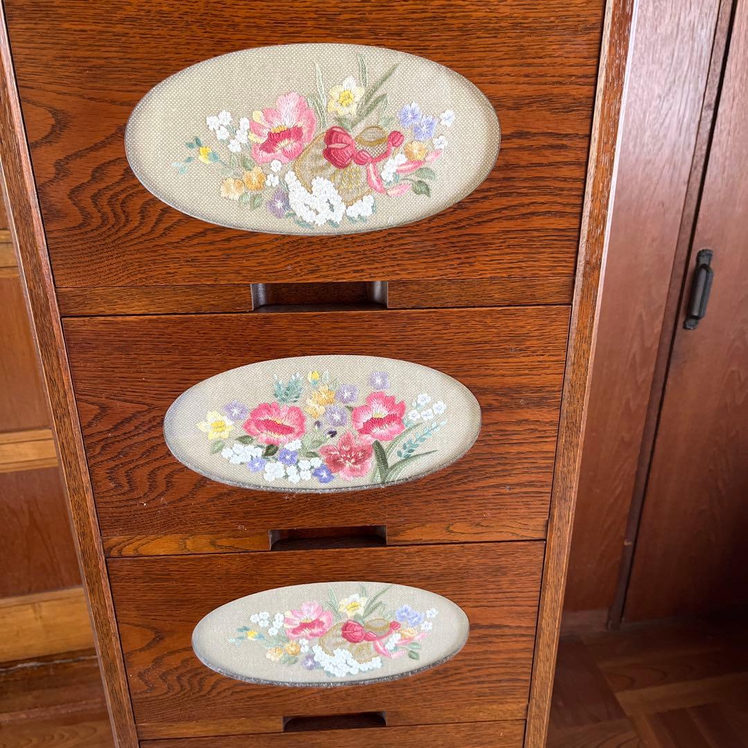 戸塚さ刺繍 木製花柄5段チェスト