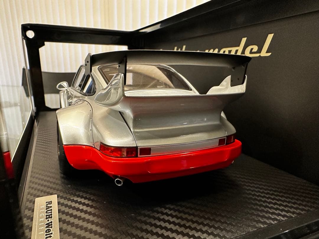 イグニションRWB930 シルバーミニカー 1/18