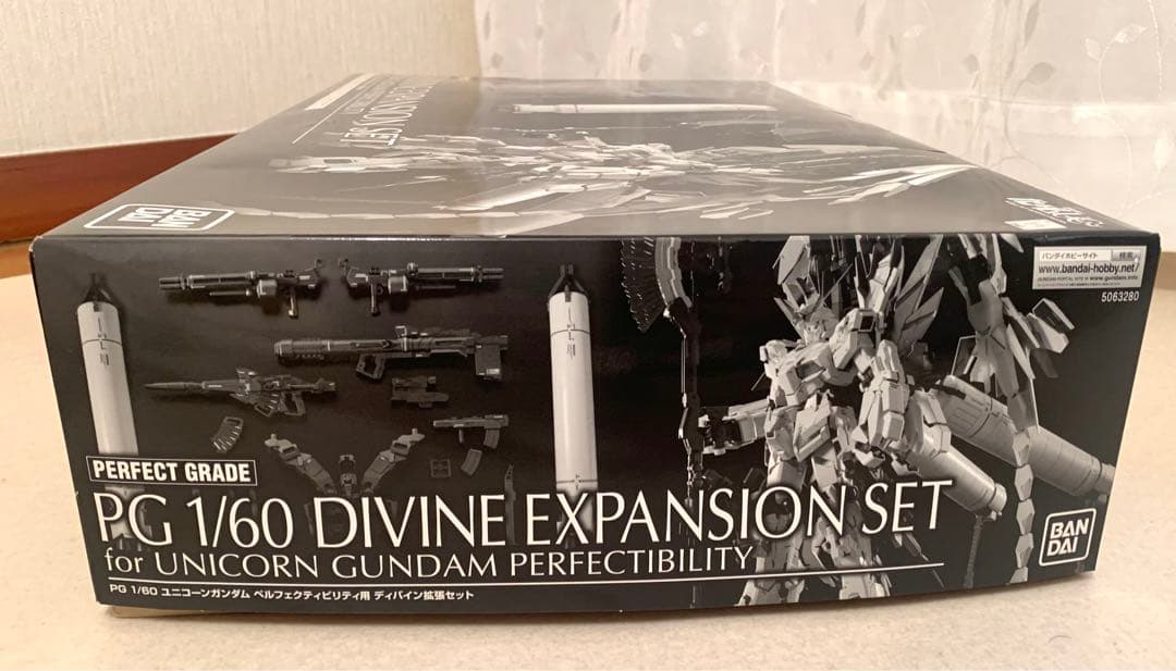 【送料込 2点】MG 1/100 & PG 1/60 ユニコーンガンダム 未組立