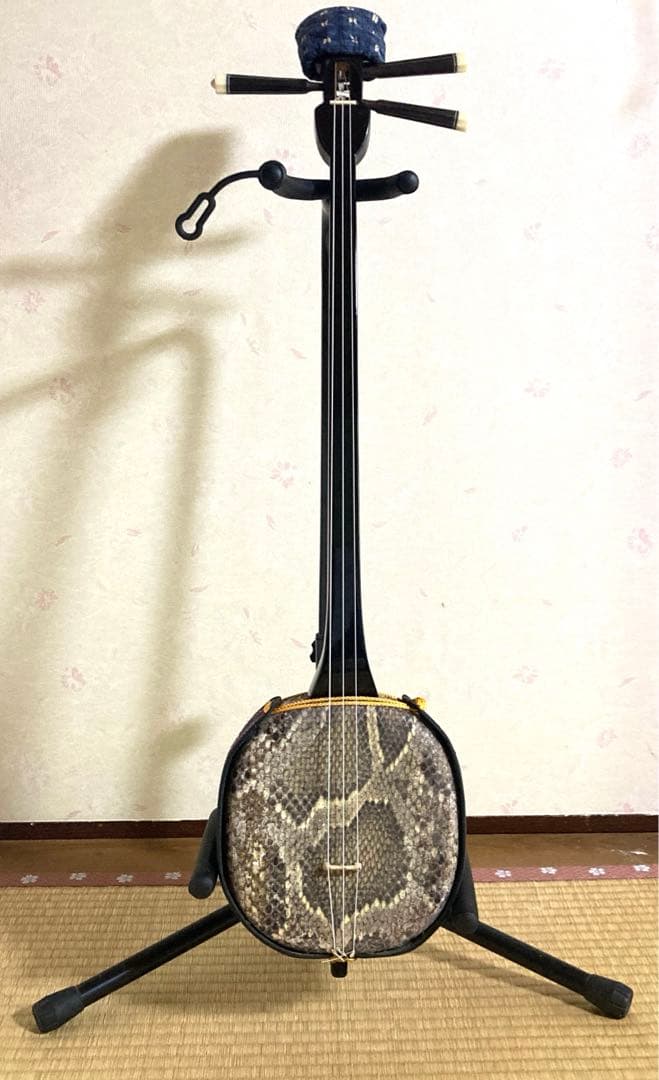 三線 本体 皮 ケース付(希望の方はスタンド 三線 本体 皮 ケース付(希望の方はスタンド 三線 本体 皮 ケース付(希望