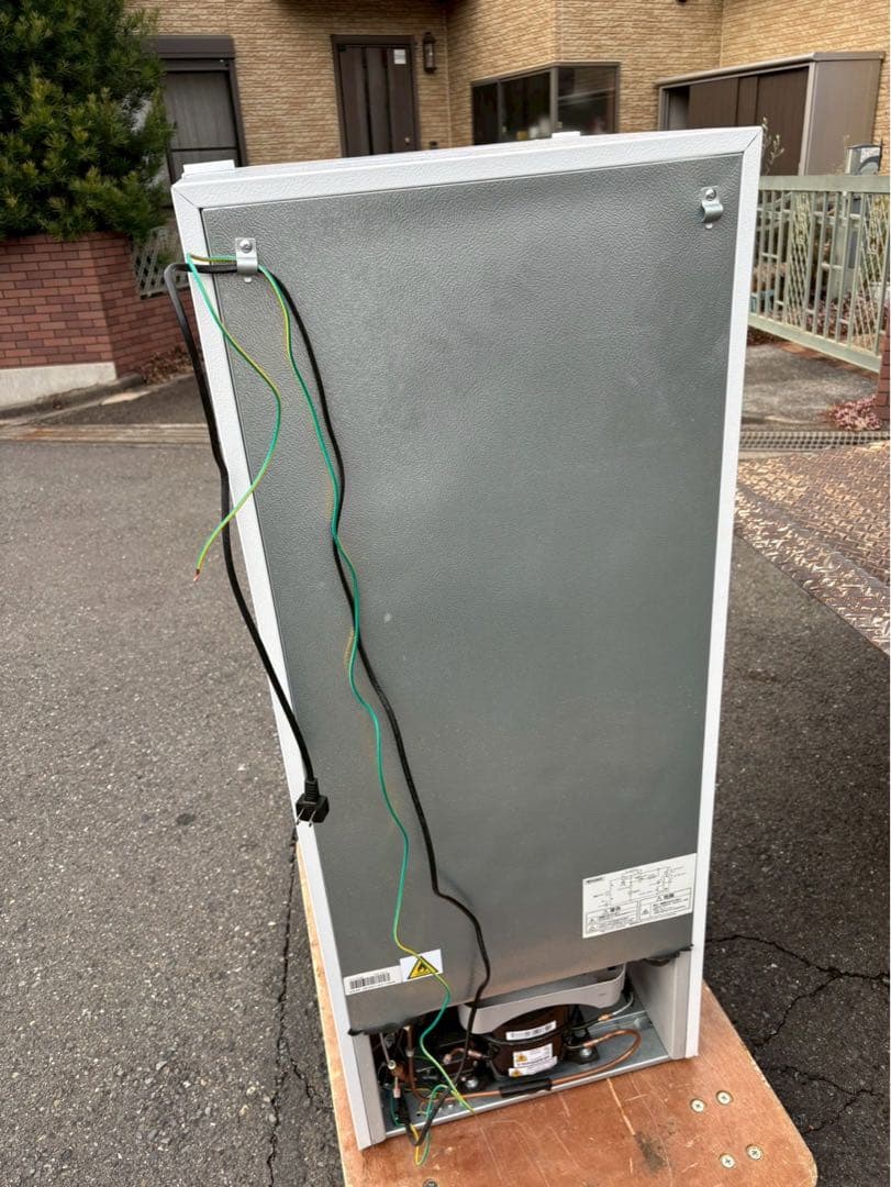 無料配送有　IRIS OHYAMA 冷蔵庫　IRSD-14A-W 2023年製