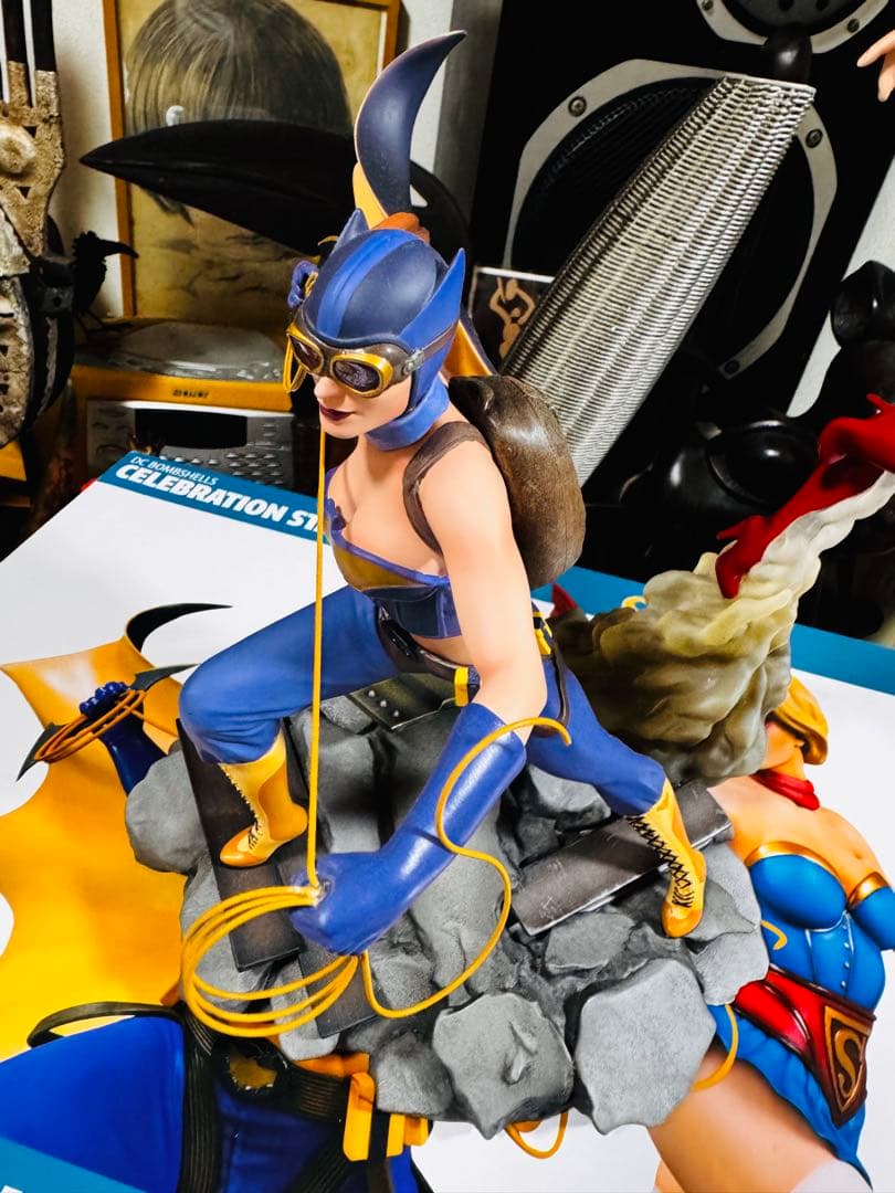 ✴︎安い！✴︎スーパーガール&バットガールDC CELEBRATION STATUE