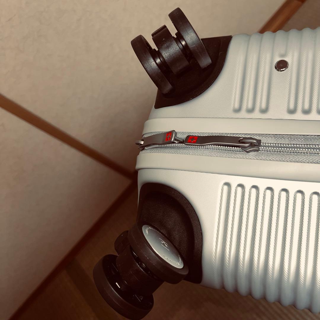 スイスミリタリー スーツケース 38.5L 機内持ち込みサイズ【美品です】