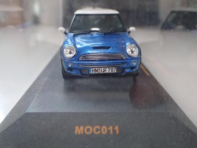 ミニクーパーS R53 IXO 1/43ミニカー ミニクロスオーバー クーパーS 1