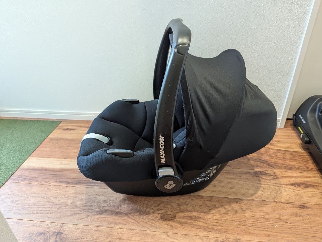 【美品】マキシコシ ベビーシート Cabrio Fix i-size セット