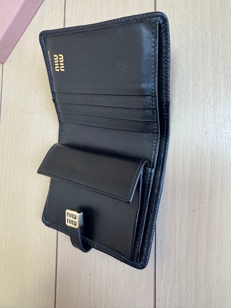 MIU MIU ブラック 2つ折り財布