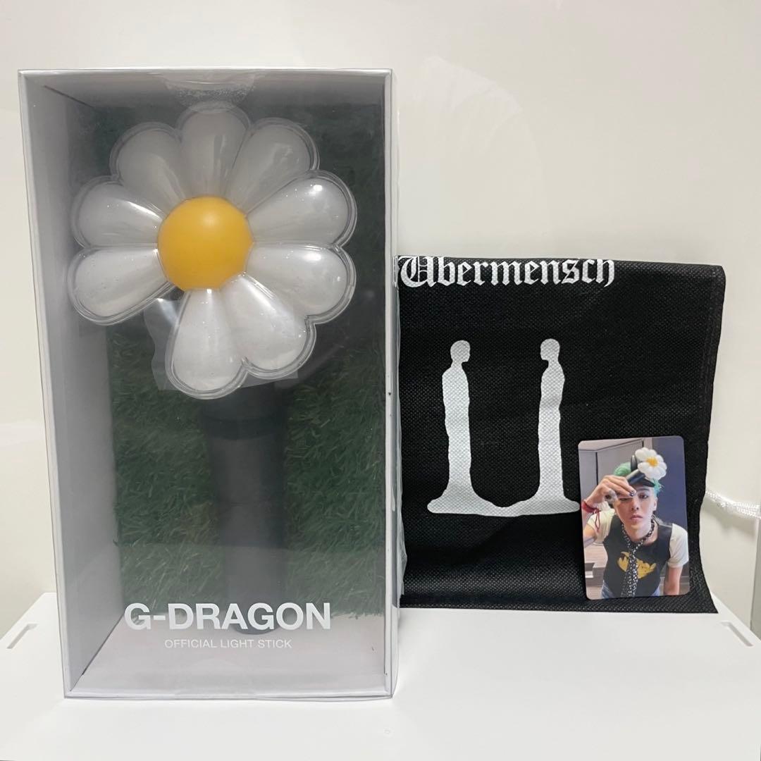 G-DRAGON ジヨン Übermensch 展示会 ペンライト 特典 トレカ