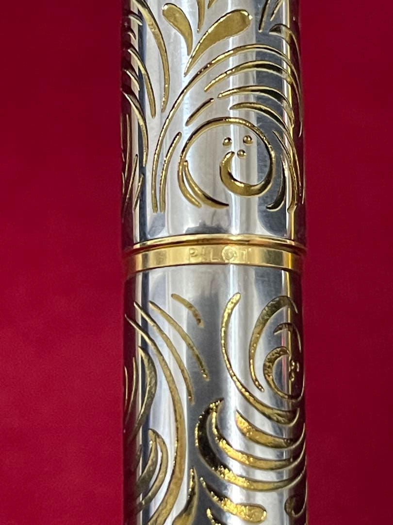 ⚪︎新品未使用 1970年代製 レディ 唐草 アイボリーカバー 18K F 絶版