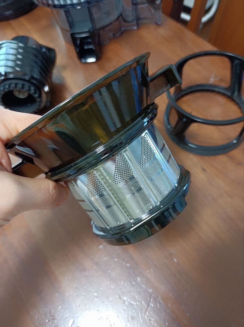 にんじんジュースにも！健康へ！HUROM H70ST コールドプレスジューサー