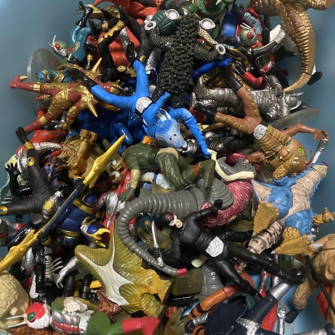 ウルトラマンシリーズ 怪獣フィギュア多数 - メルカリ