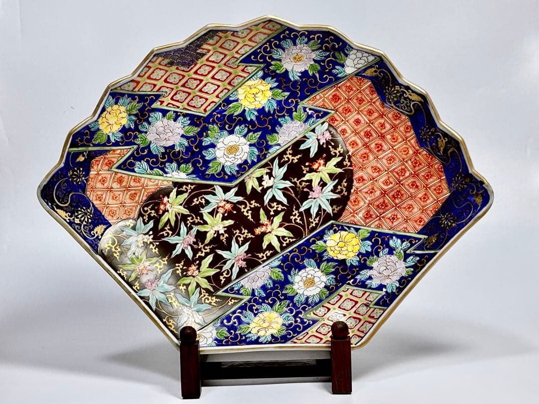 深川栄左衛門 染錦草花有職文扇形大皿 幕末 明治 香 蘭社 有田 伊万里 深川栄左衛門 染錦草花有職文扇形大皿 幕末 明治 香 蘭社 有田 伊万里