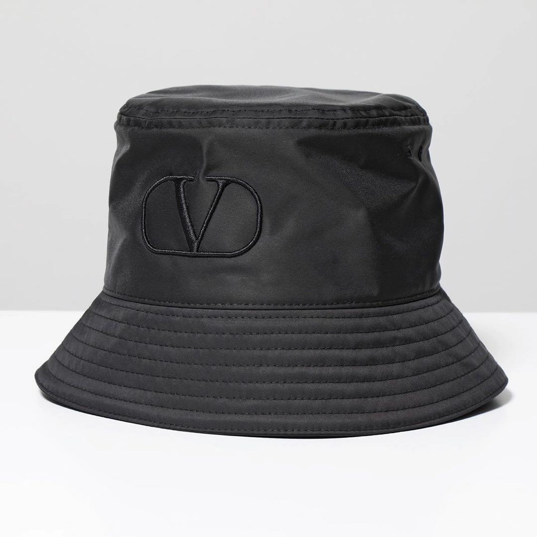 美品JIMMY CHOO グレー ニット帽 星型装飾