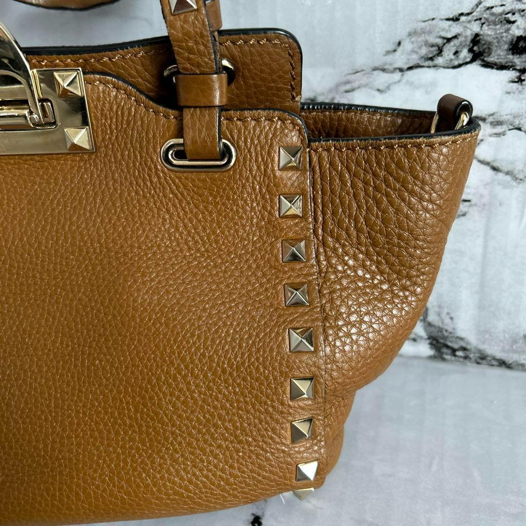 ヴァレンティノガラヴァーニ　ハンドバッグ　ロックスタッズ　ブラウン