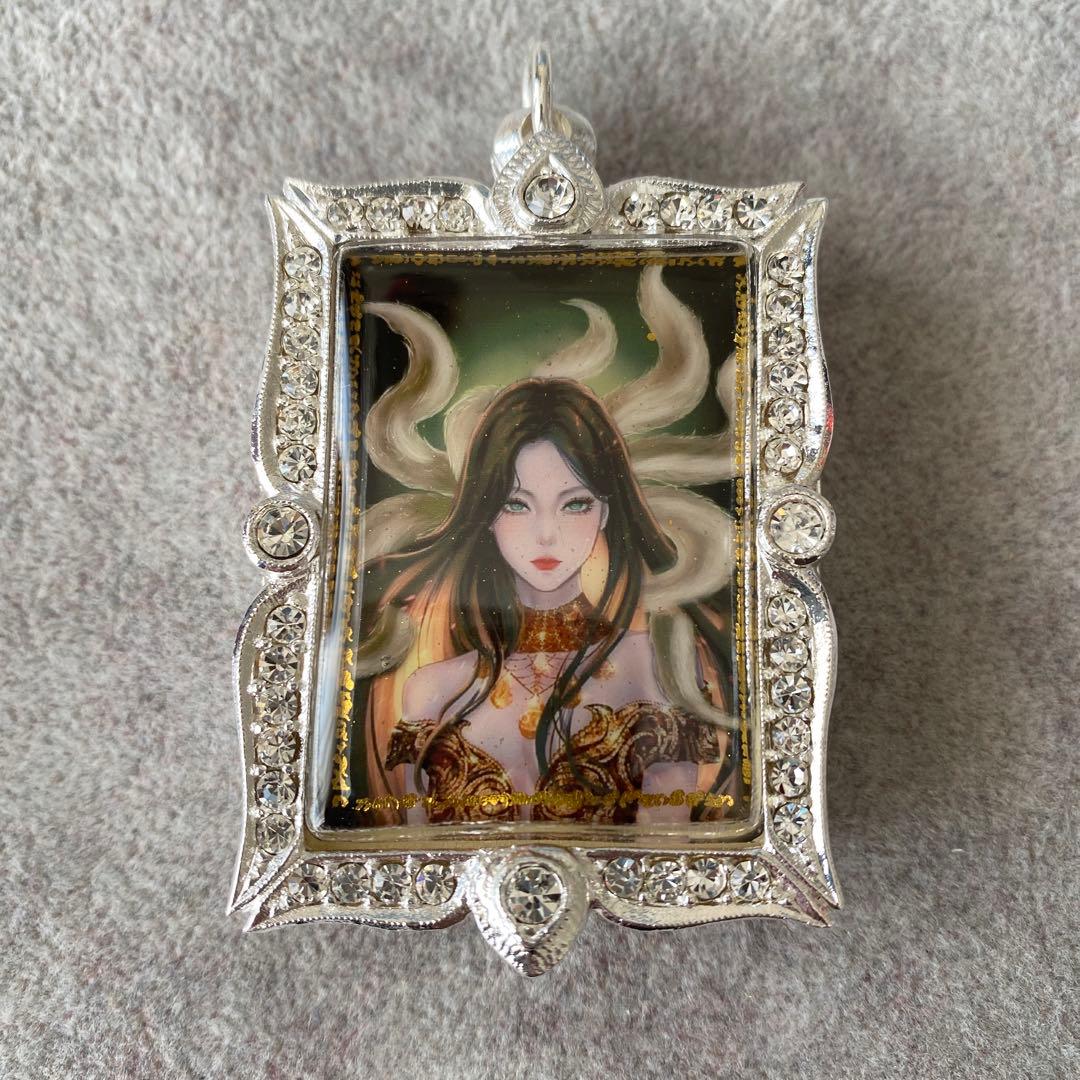 プラクルアン 金色の九尾の狐 ジンジョークカオハン 超レア品 恋愛 金