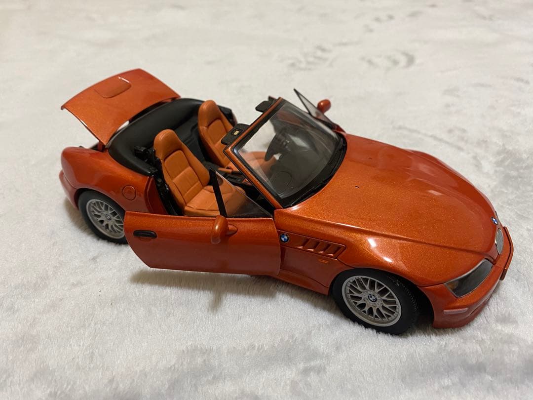 ミニカー UT BMW Z3 Series 1/18