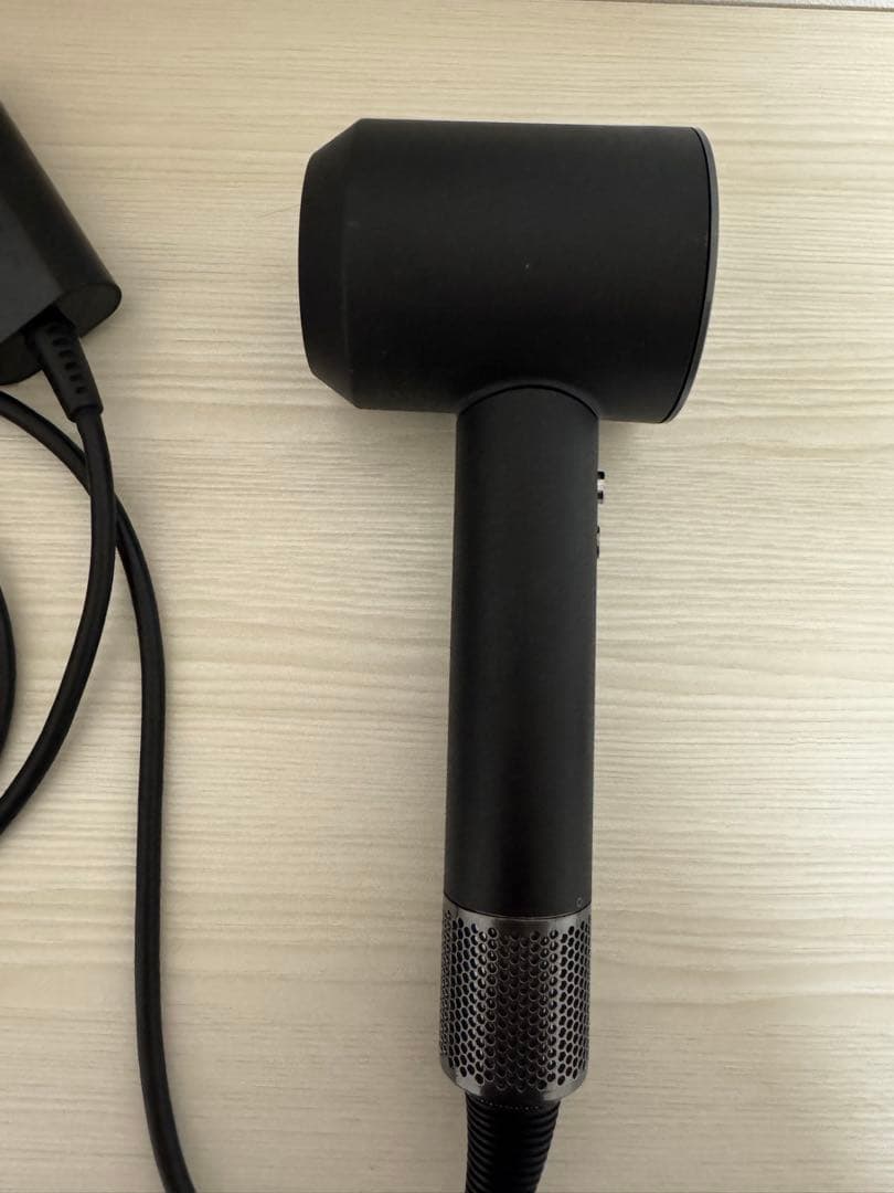 ダイソン　 ヘアドライヤー HD08