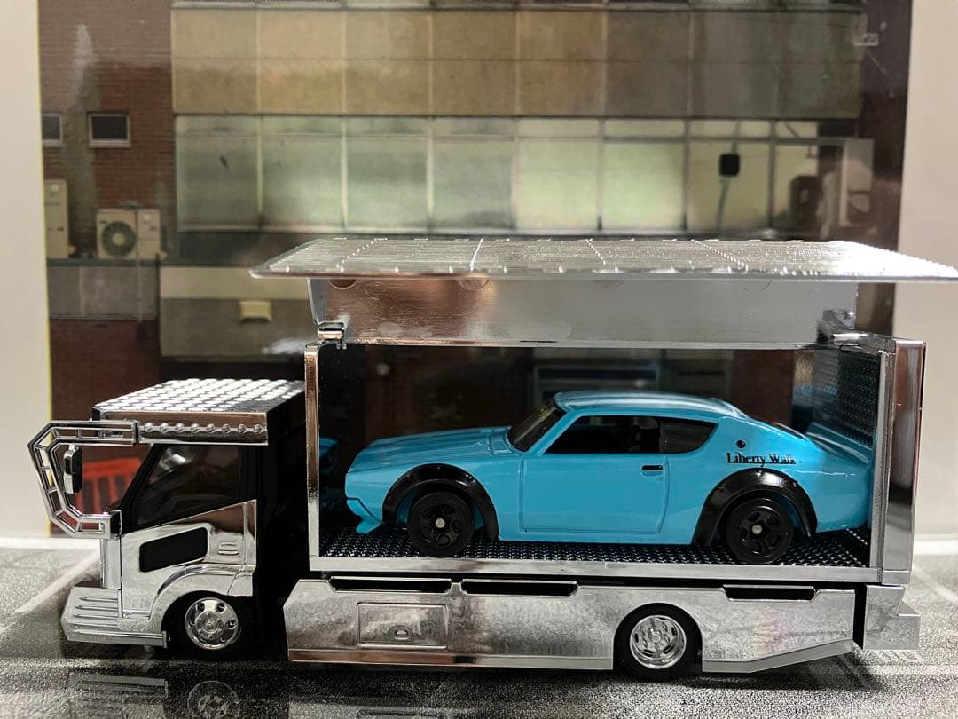 シルバー トラック型ミニカー 1/64