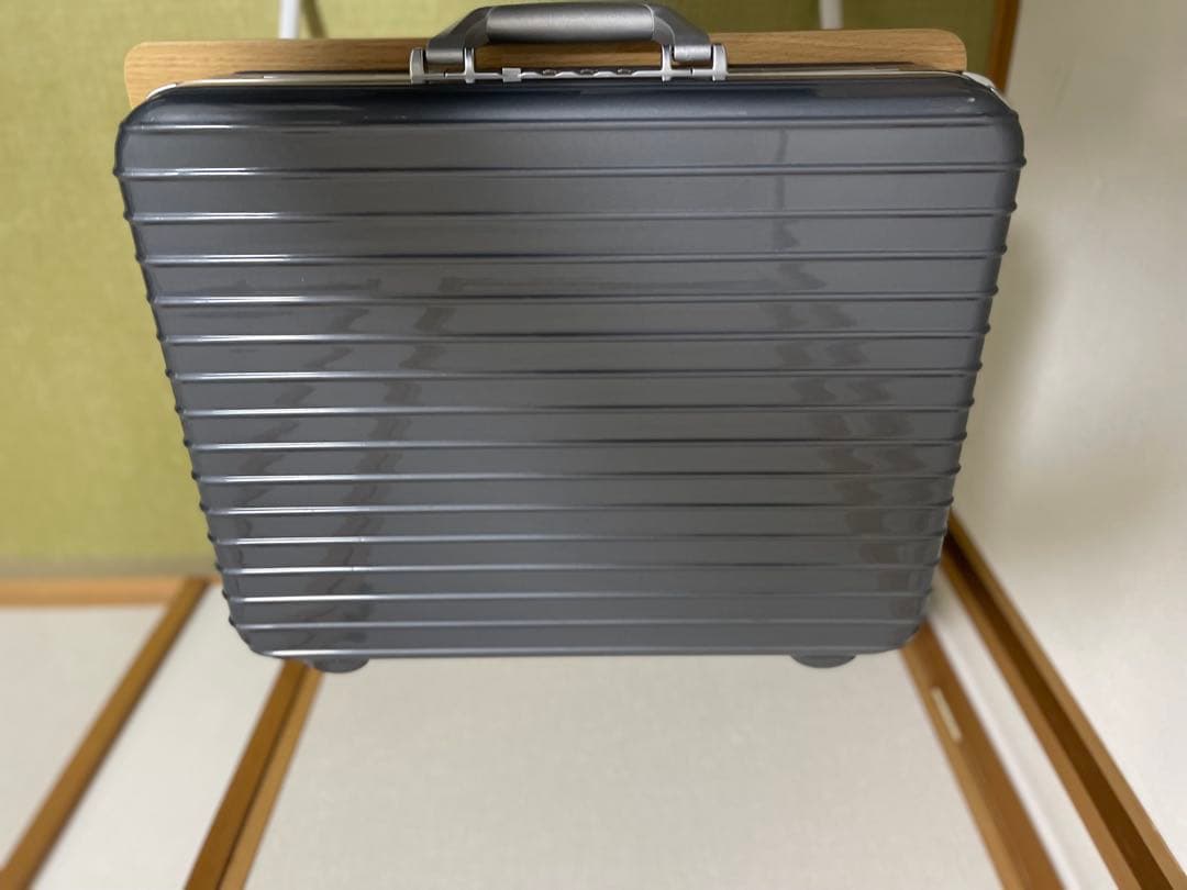 リモワ アタッシュケース ポリカーボネード グレー