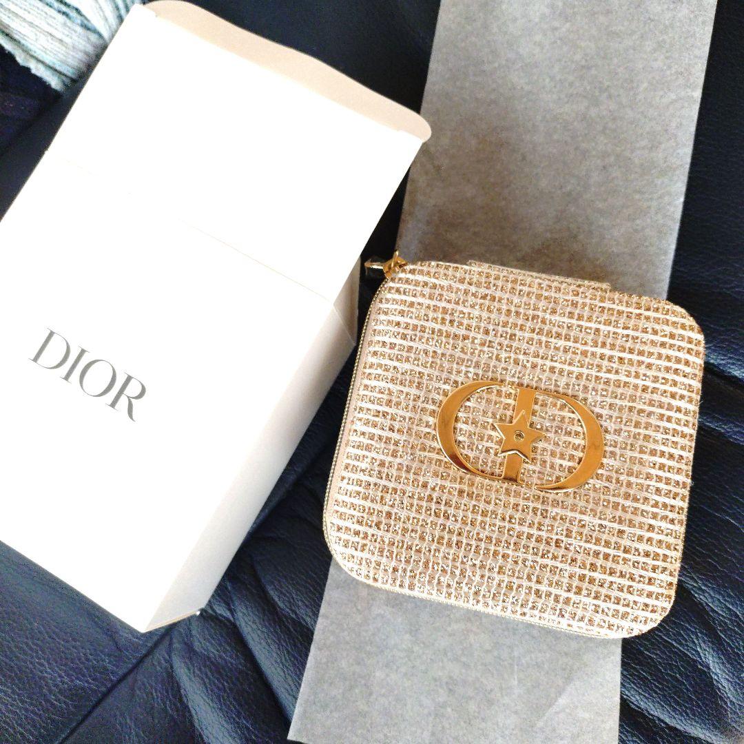 s*m様 【値下】Dior ノベルティー /「未使用」化粧小物 9点セット (バ