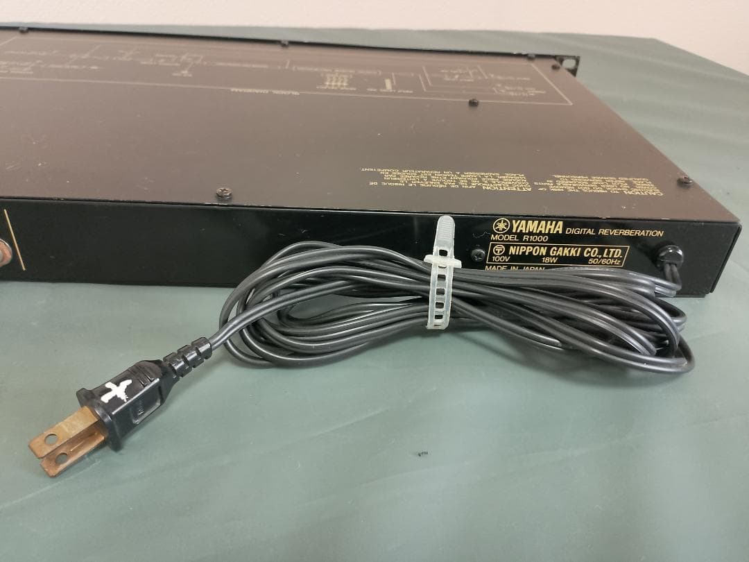 YAMAHA デジタルリバーブ R1000 (b)