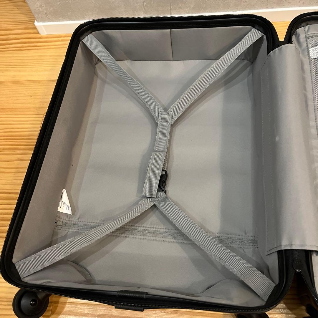 無印良品 キャリーバーの高さを自由に調節できるハードキャリー 黒 33L