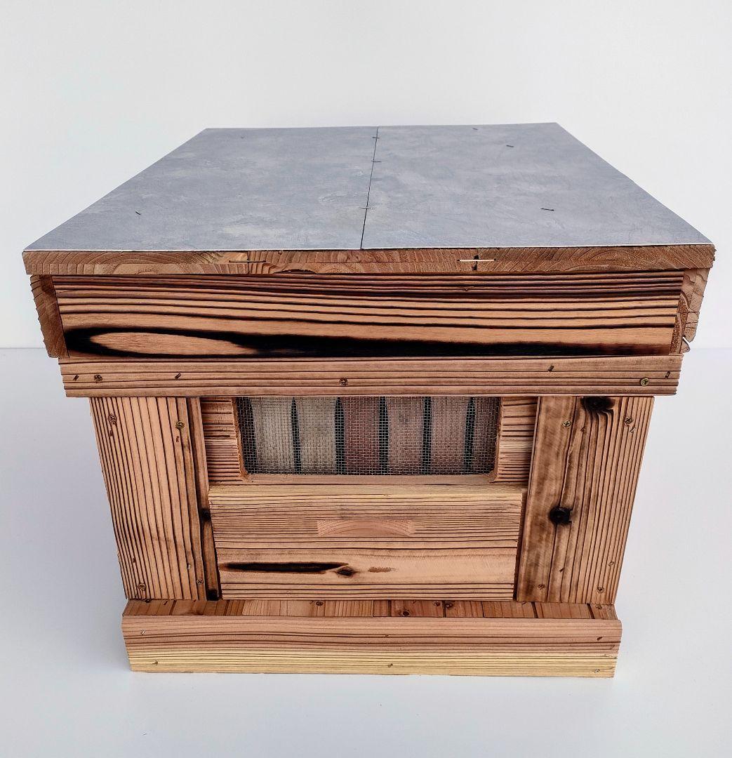 みつばち 巣箱 西洋ミツバチ 焼杉 蓋上防水板張り 巣枠10個付（ホ式）