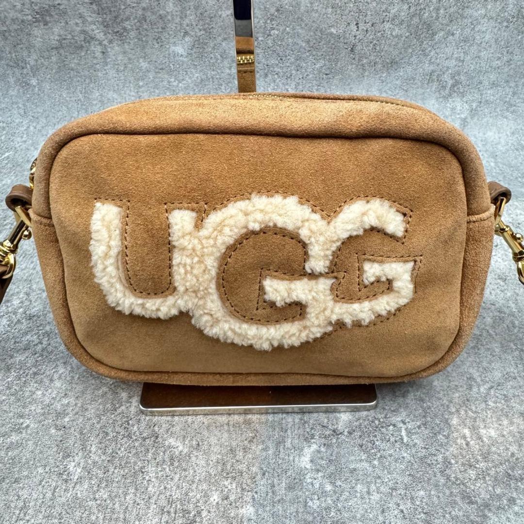 美品　UGG　アグ　辻希美　本革　スウェード　カメラバッグ　調整可　ブラウン