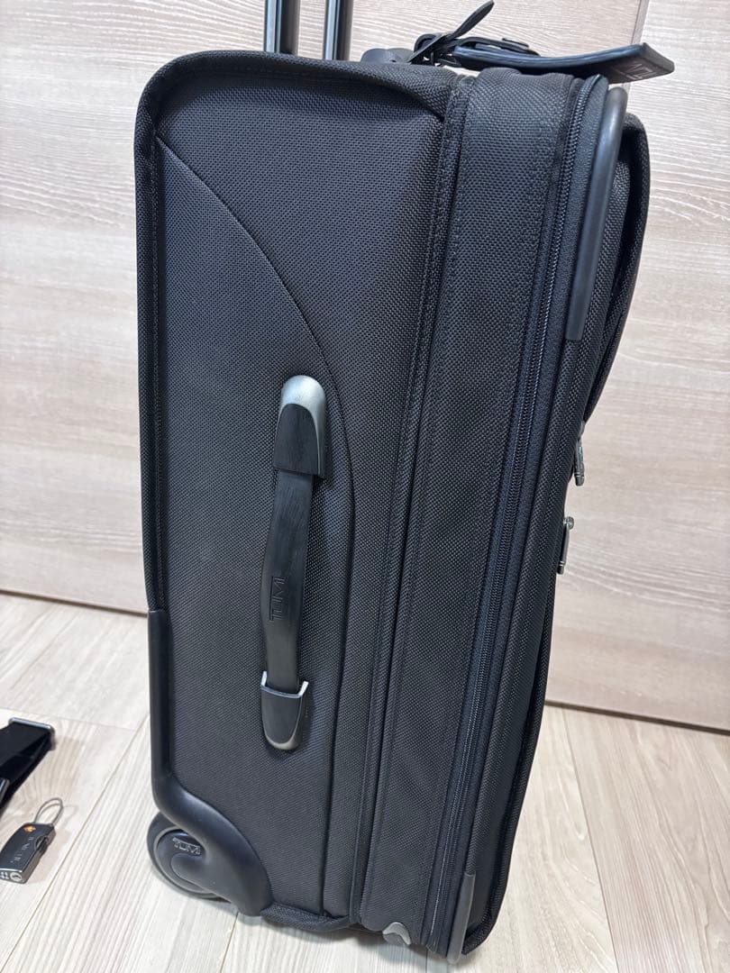 A*A様 美品 TUMI ブラック キャリーケース 22022D4