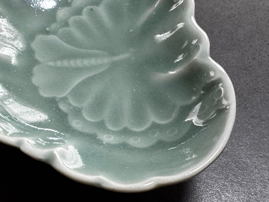 後期鍋島青磁 蝶形陽刻変形皿 平向付