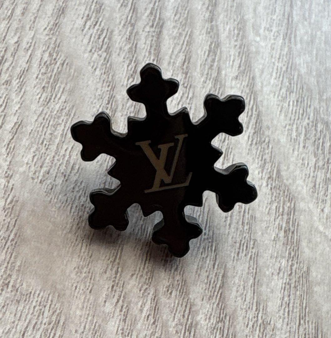 廃盤 LOUIS VUITTON ピンバッジ ブローチ 雪の結晶 ルイヴィトン