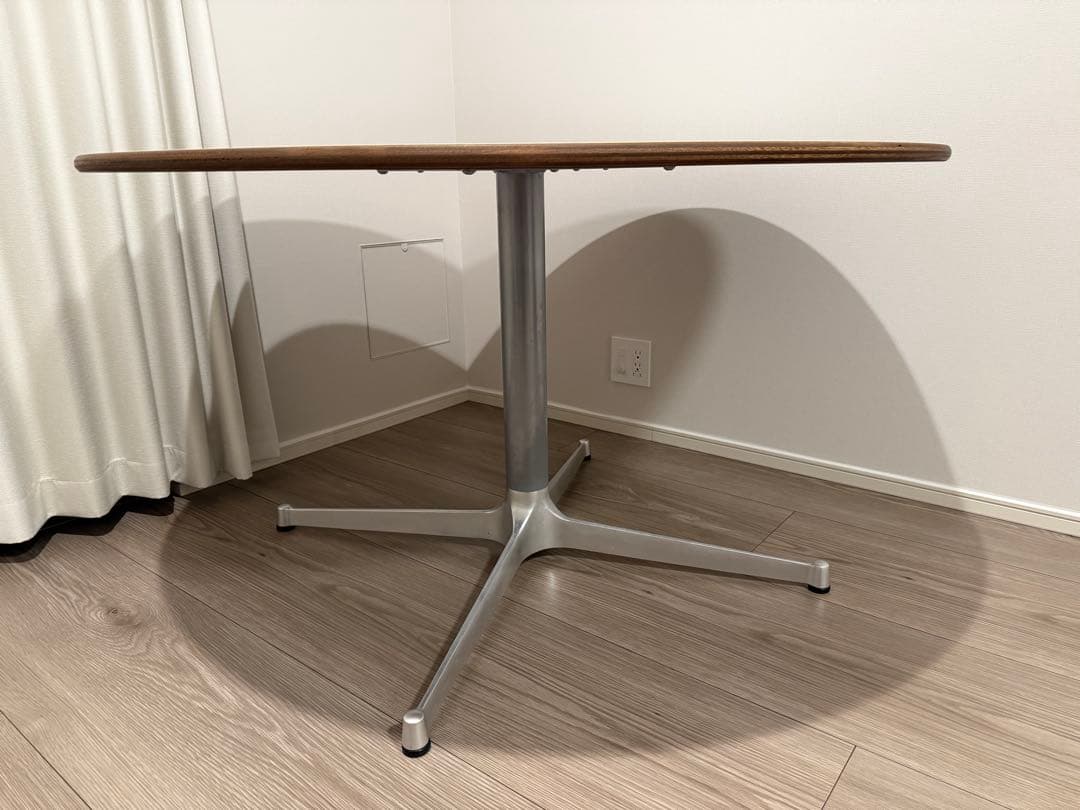 中古】LAUAN TABLE ROUND・04 メラミン D&D 中古】LAUAN TABLE ROUND