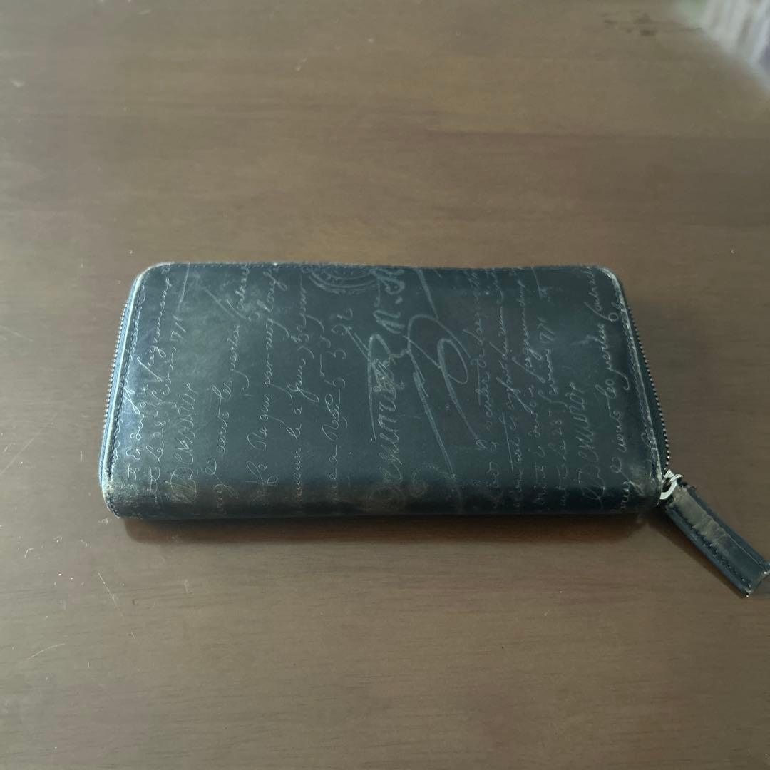 ベルルッティチャック付き長財布