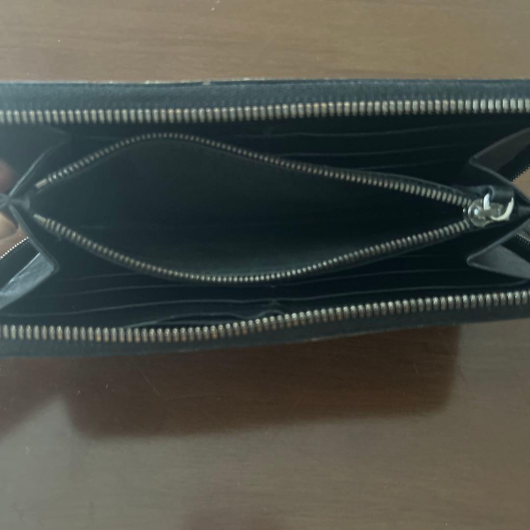 ベルルッティチャック付き長財布