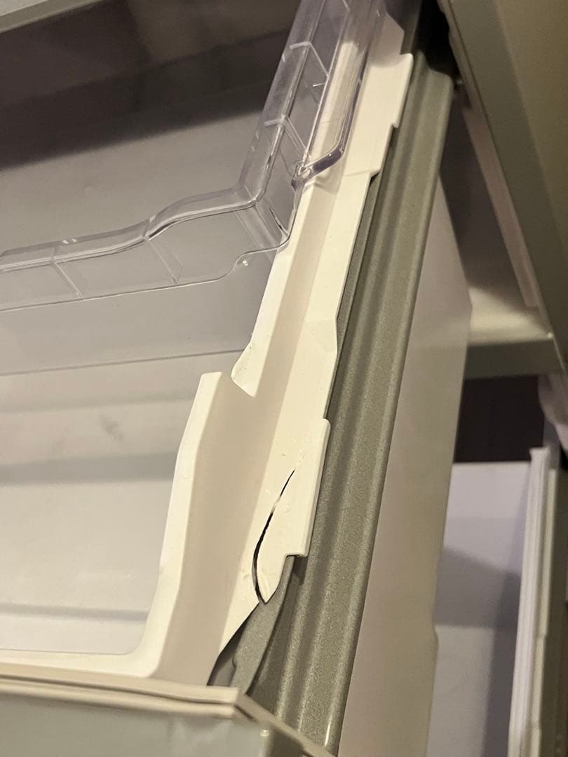 や*ち様 日立　3ドア　真ん中野菜室　冷蔵庫　自動製氷　R-K320FV 地域限