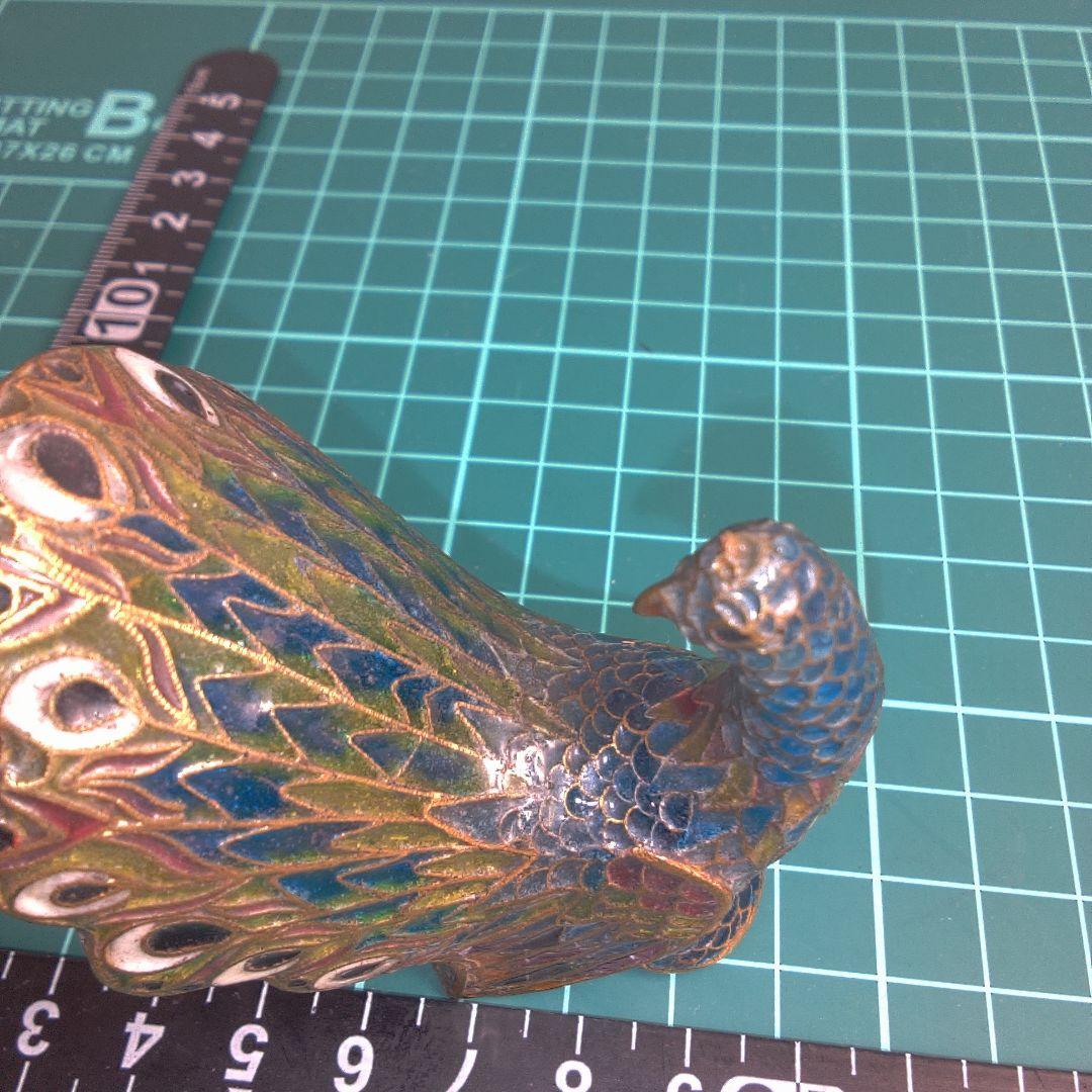 小物１ 七宝？ 孔雀デザインの金属製置物 つのがありません
