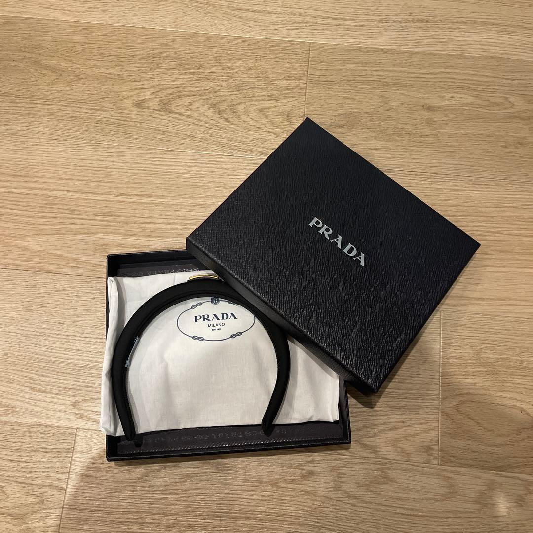 PRADA ブラック ヘアバンド