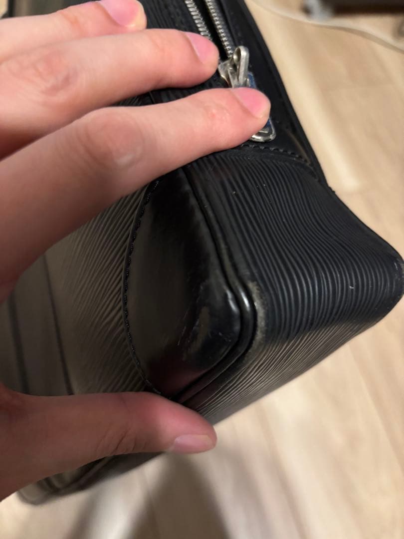 ルイヴィトン ビジネスバッグ エピ 正規品