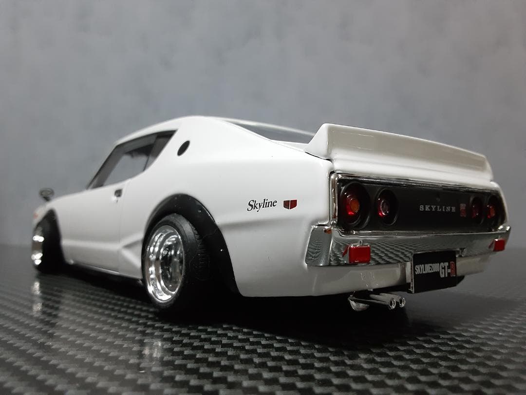 Maisto 1/24 日産 ケンメリ GT-R カスタム改 マークⅢ ガンメタ