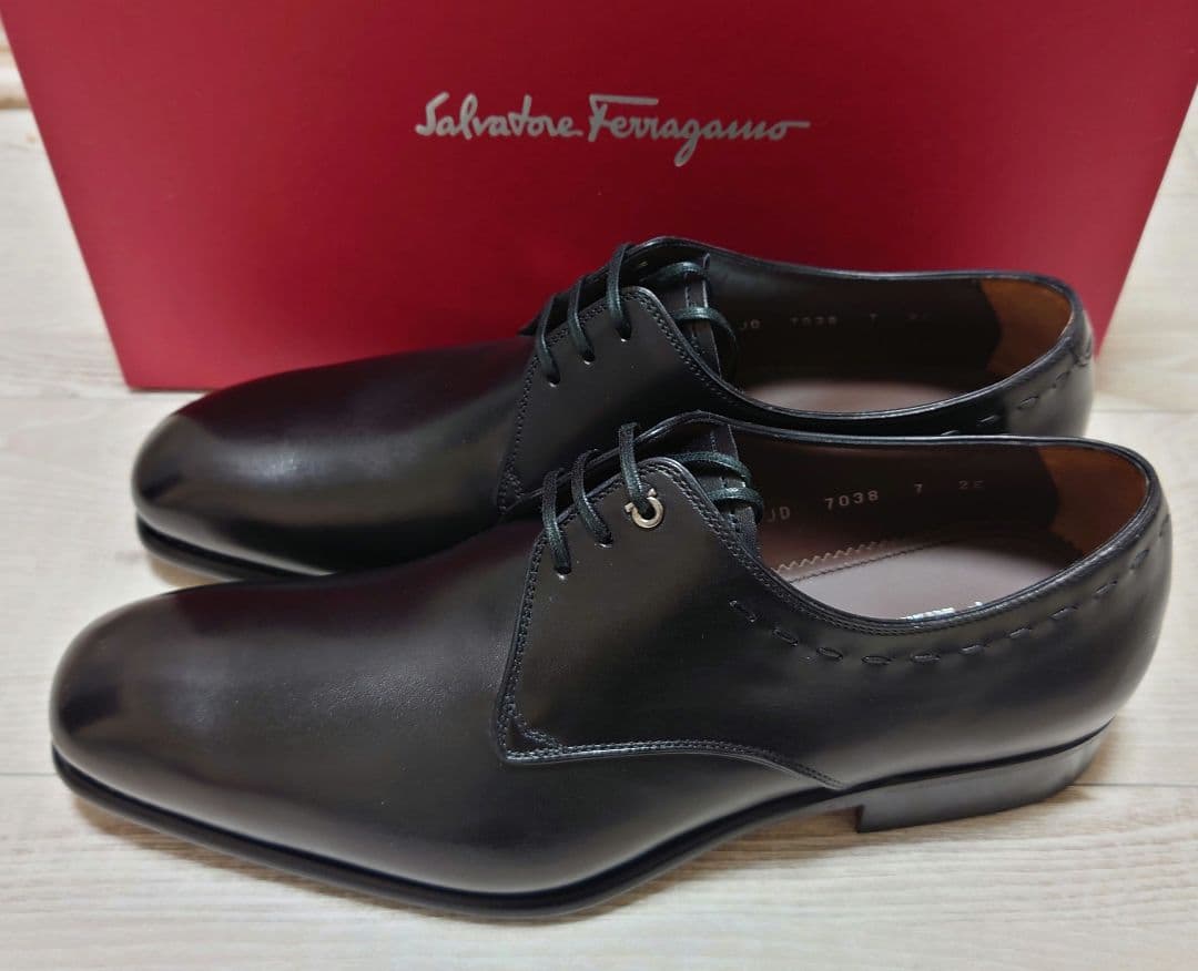 【サルヴァトーレフェラガモ】トラメッザ プレーントゥ ブラック US7未使用新品