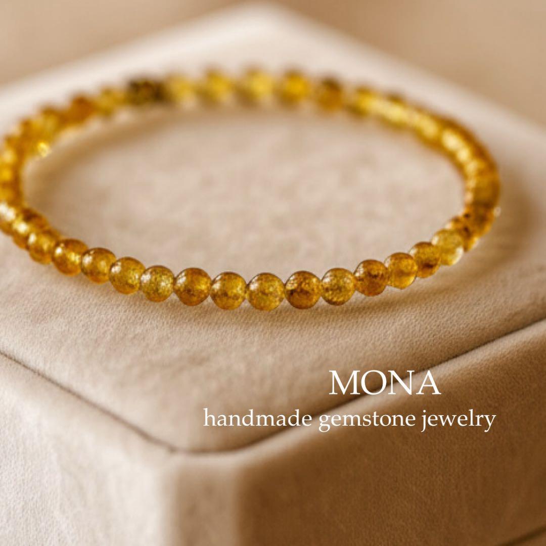 【Ruby】天然ホワイトシェルのマリアネックレストップ